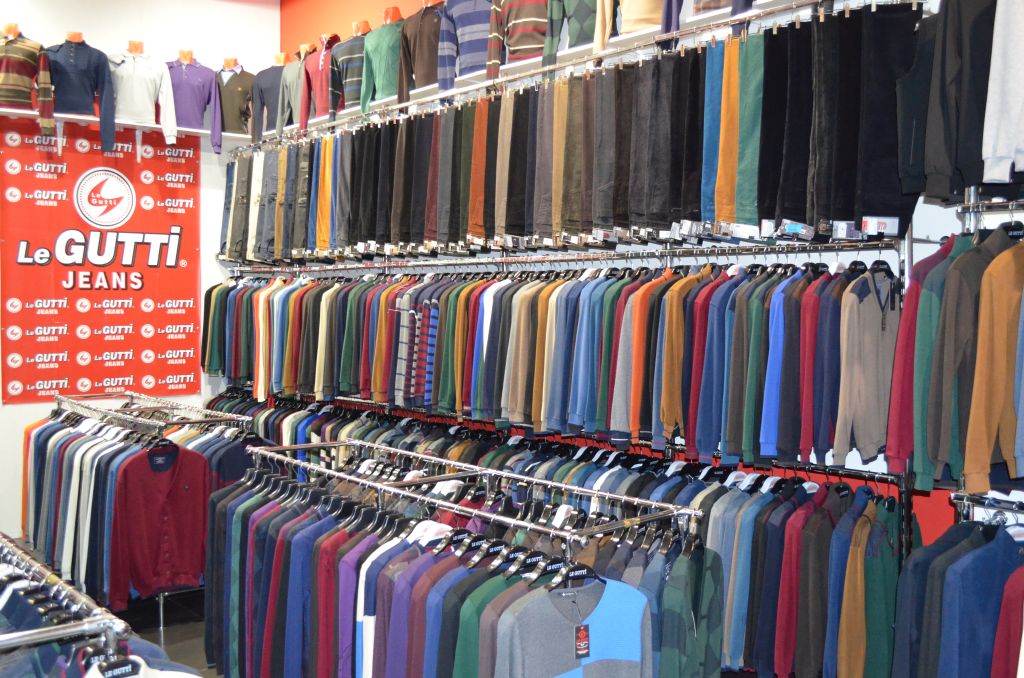 Фото ассортимента товаров интернет магазина мужской одежды оптом фирмы LeGutti